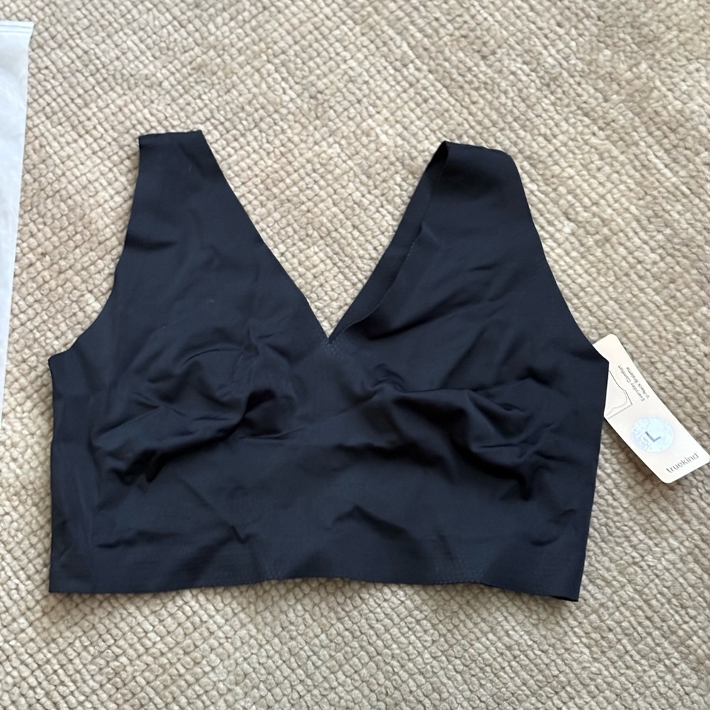 TRUEKIND Everyday Comfort V-Neck Bralette - Black size L